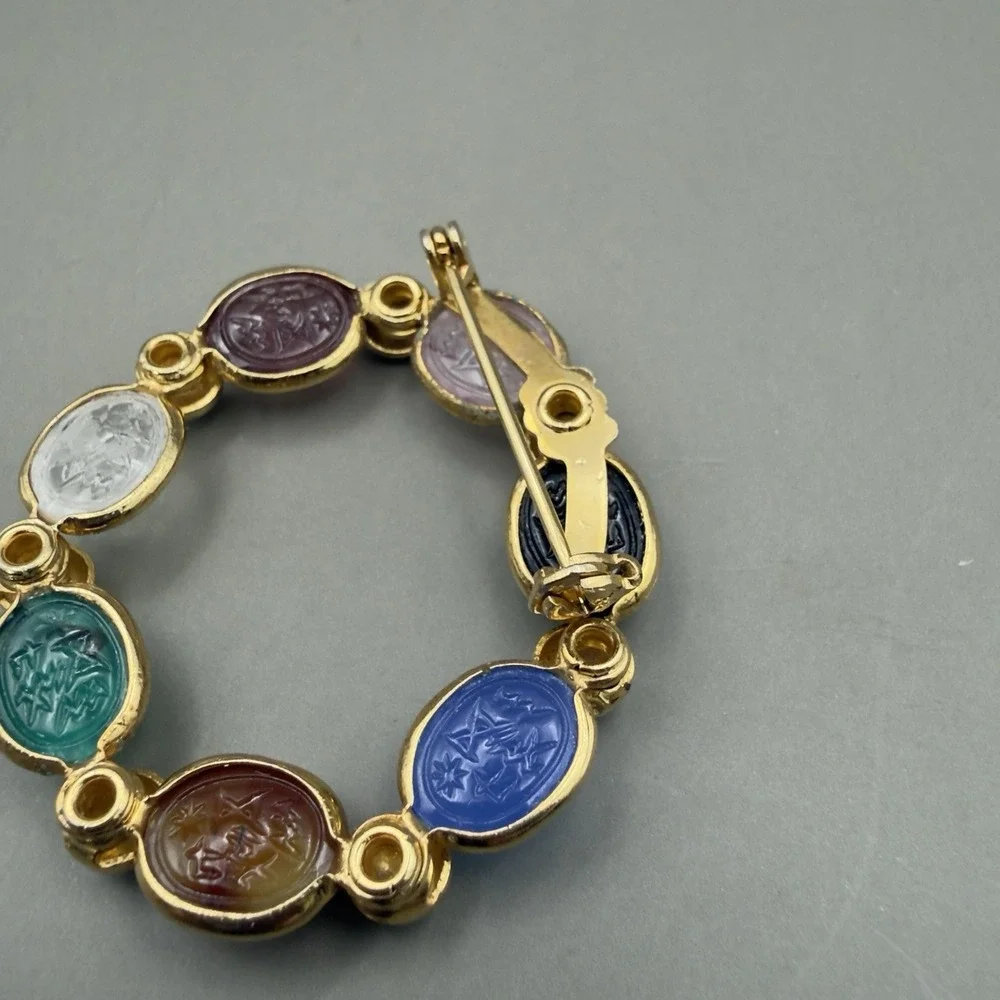 Vintage Gold Tone Scarab Circle Wreath Brooch Multicolor Carved Glass Egyptian
